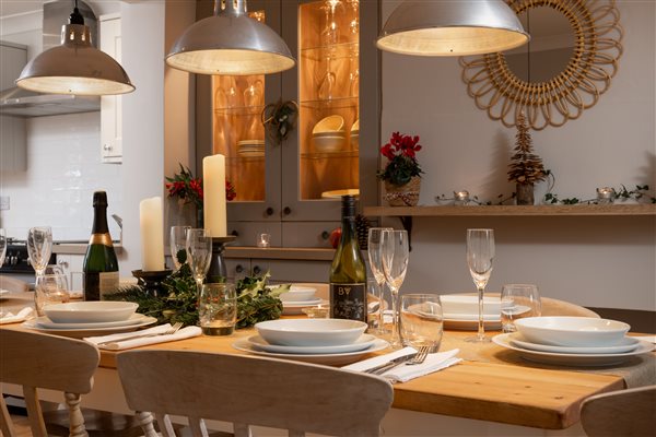 End Cottage decorated for Christmas